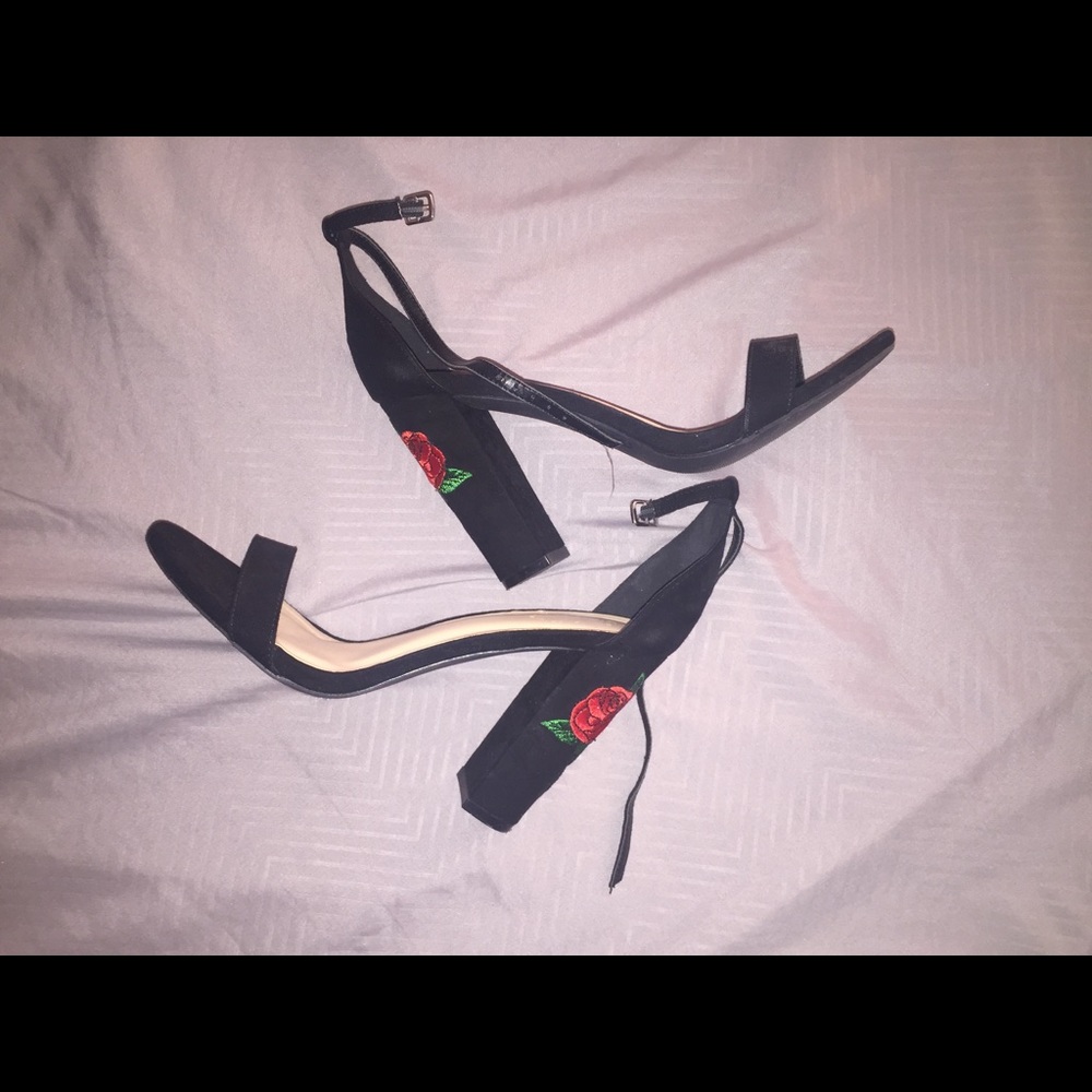 Rose embroidered strappy block heel